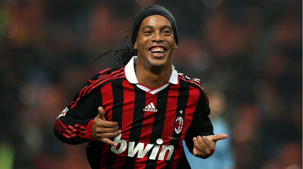 Ronaldinho-No Look Pass Thumbnail